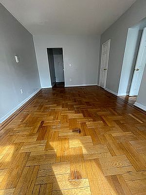 4th image of 2121 Beekman Pl APT 3C