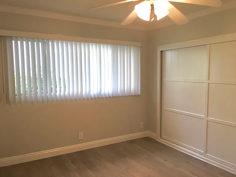 122 N Wetherly Dr — Photo 10