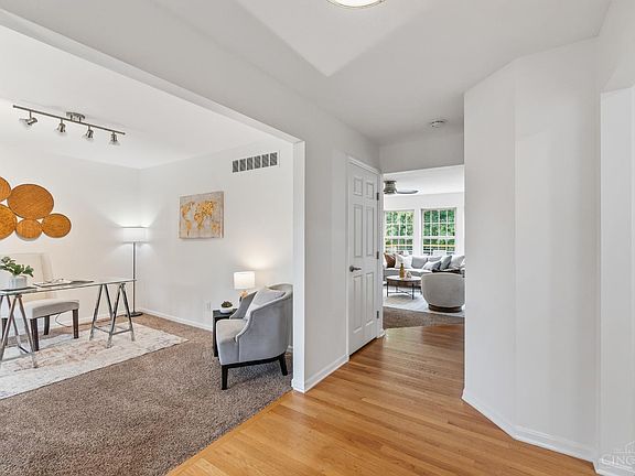 4th image of 4087 Woodsly Dr