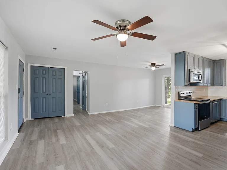 308 Harolds Dr NW — Photo 8