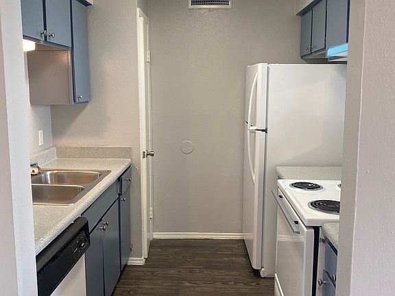 2nd image of 1709 W Schunior St #10717890