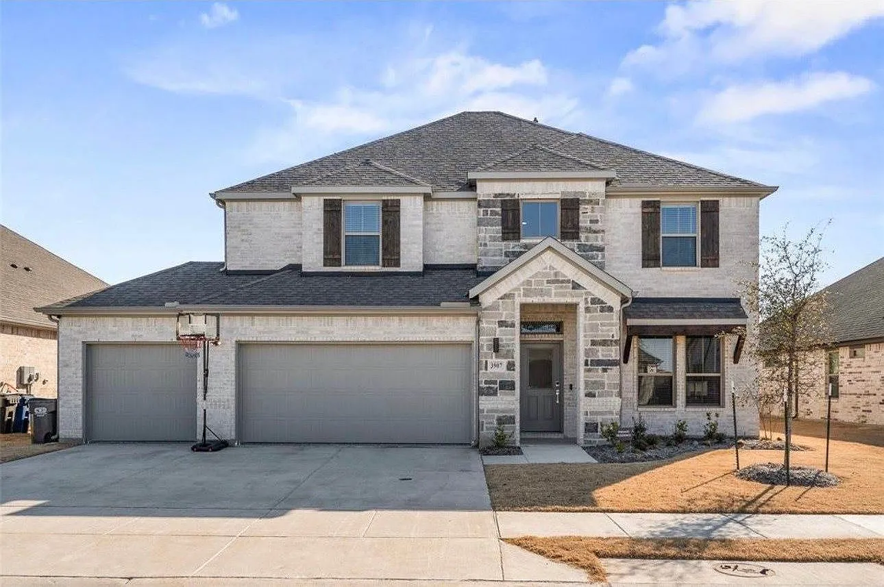 5 bed, 3565 sqft, $3,350 — Photo 1