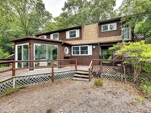 5th image of 230 Woodhaven Dr