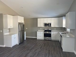 3rd image of 1322 E Sunrise Dr