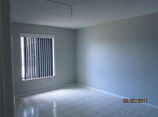 4th image of 719 Sunny Pine Way APT E2