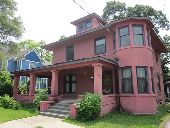 2nd image of 1048 Franklin St SE