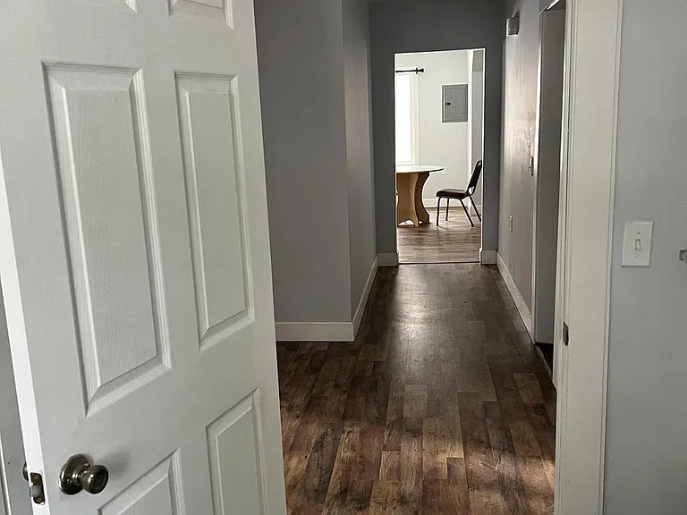 604 E Oak St — Photo 9