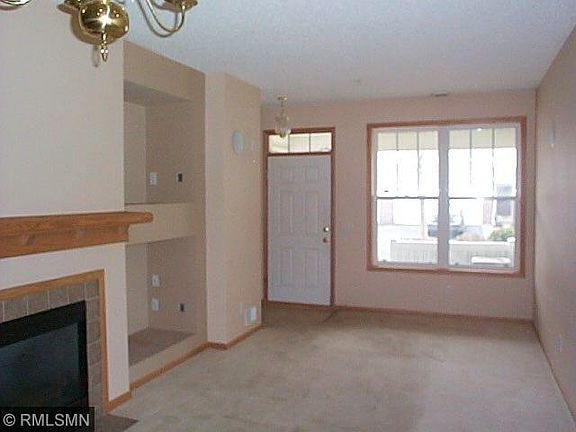 4th image of 9665 Linden Ln N