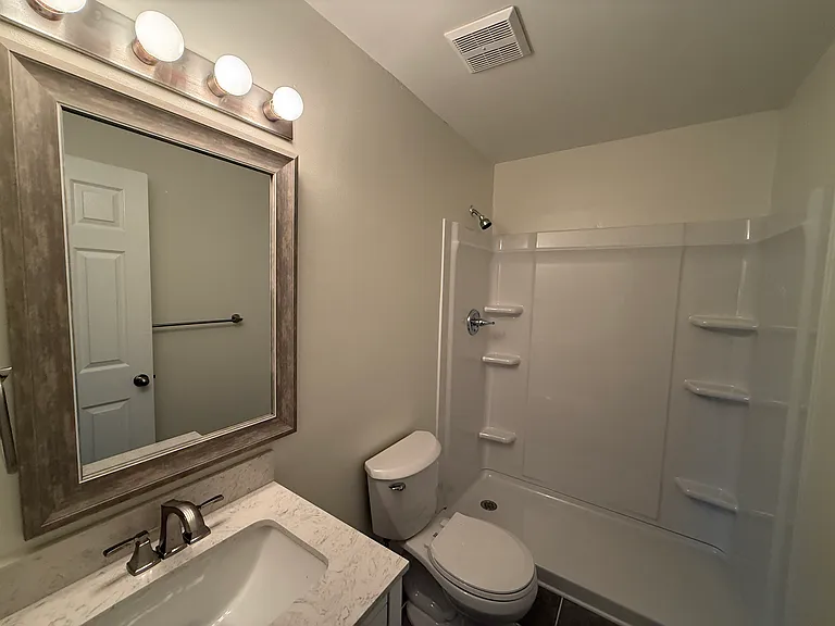 14287 Lexington Dr — Photo 17