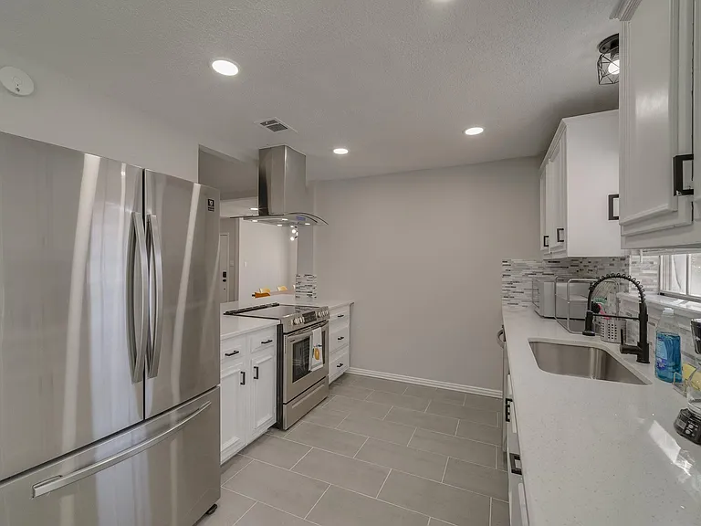 2421 Regal Rd — Photo 13