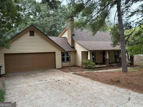 1065 Longview Dr, Gainesville, GA 30501