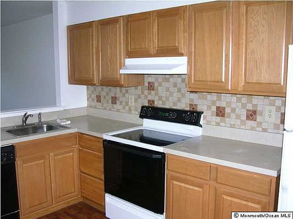 2nd image of 5 Cambridge Circle #D