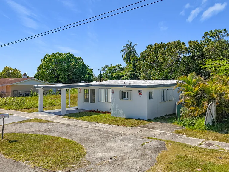 10235 SW 177th St — Photo 44