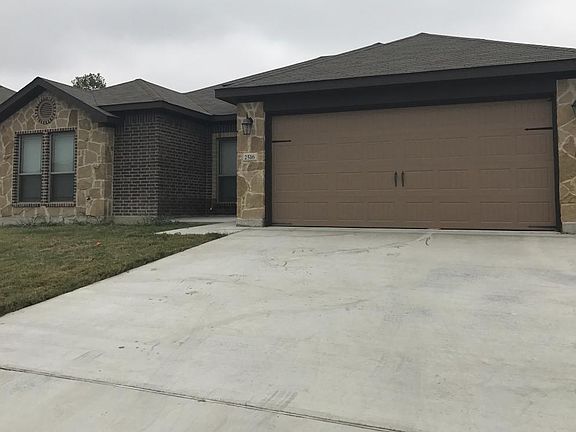 2nd image of 2516 Nolan Creek St
