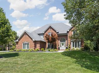 1952 Camargue Dr, Zionsville, IN 46077