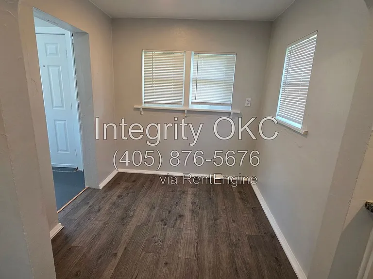 306 E Hughbert St — Photo 12