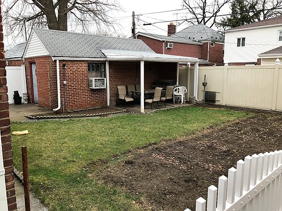 Backyard - BBQ Patio - Garag