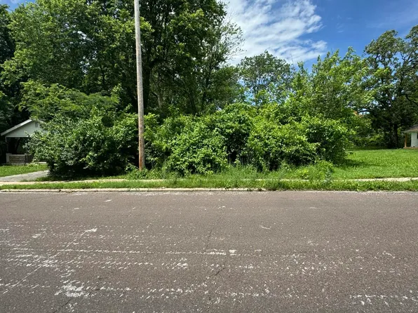 1341 N West Avenue, Springfield, MO 65802