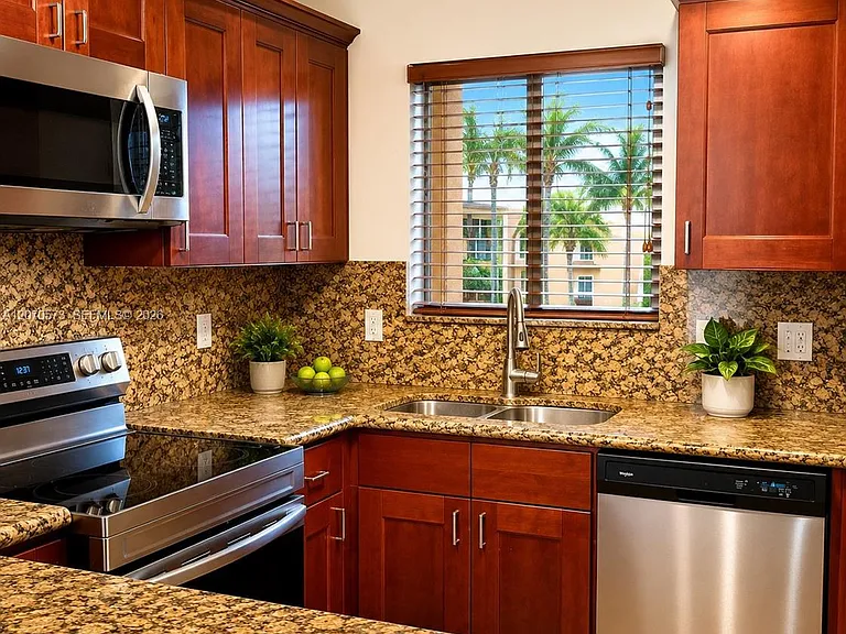 6235 Kendale Lakes Cir #239 — Photo 4
