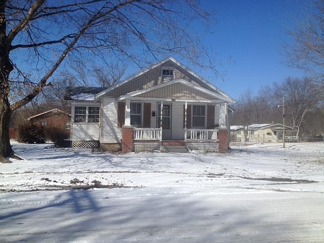 2nd image of 400 S Smith St