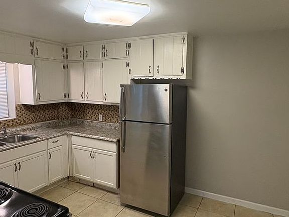 5th image of 2059 Honeysuckle Ln SW #B