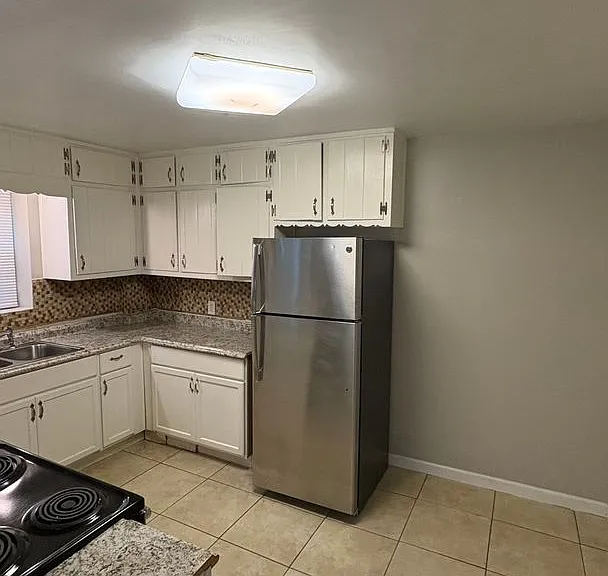 2059 Honeysuckle Ln SW #B — Photo 5