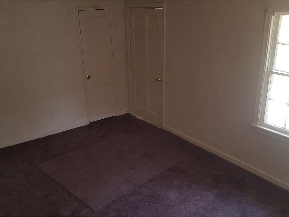 2nd image of 3605 Lee Dr
