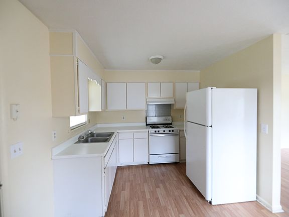 5th image of 855 Prosperity Dr Unit A