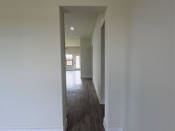 3rd image of 209 Reliance Rd