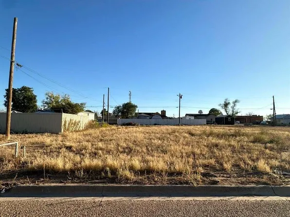 216 W Lake St, Brownfield, TX 79316