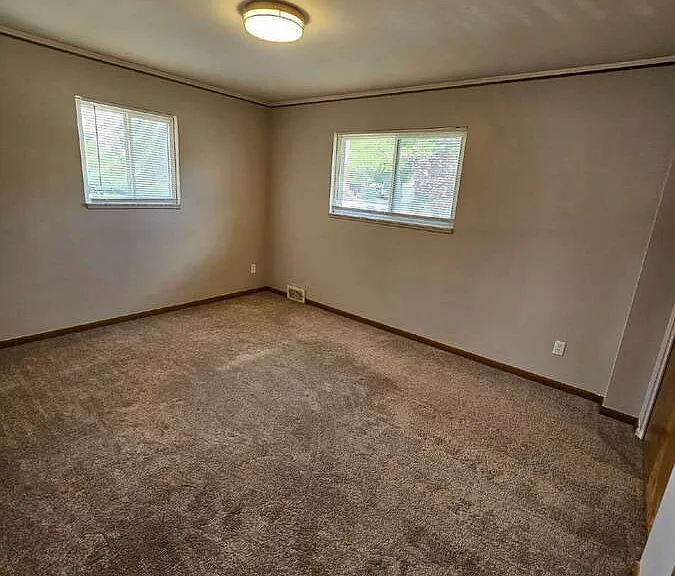 28555 Little Mack Ave — Photo 8