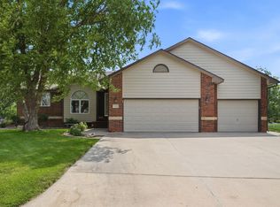 418 Streamside Ct, Clearwater, KS 67026