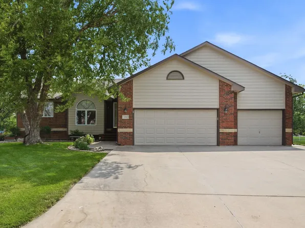418 Streamside Ct, Clearwater, KS 67026