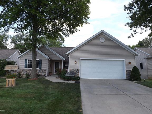 3rd image of 8208 Pattiwood Ln