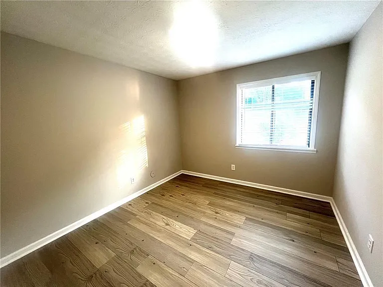 3320 Timbercreek Dr — Photo 13