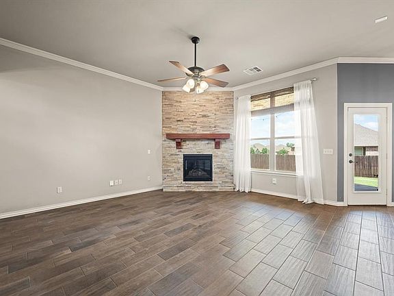 3rd image of 15932 Capri Ln
