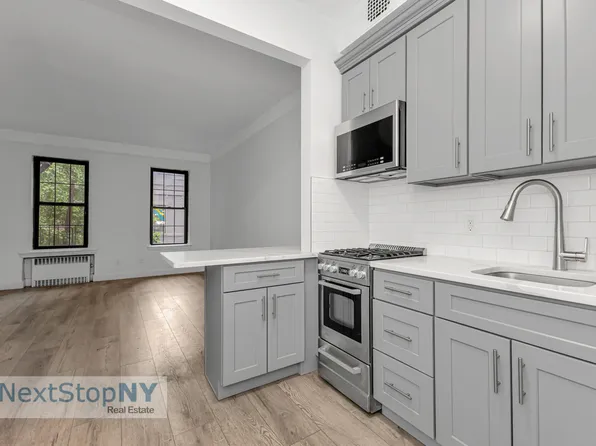 235 E 54th St APT 3A, New York, NY 10022