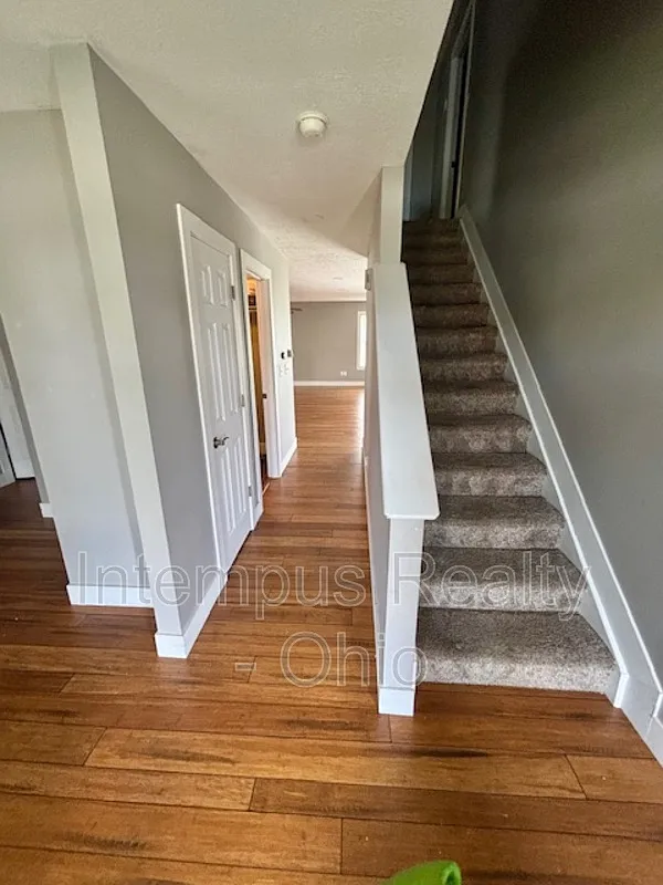 4 bed, 2.5 bath, 2048 sqft, $2,827 — Photo 3