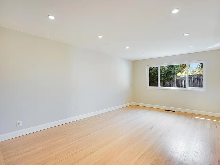 1490 Holt Ave — Photo 27