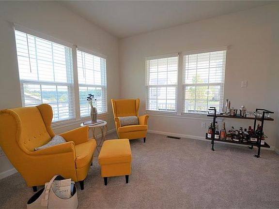 3rd image of 108 Pinevalley Dr