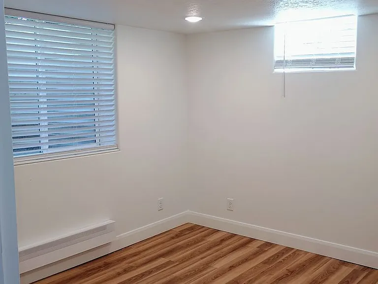 164 N 400 W — Photo 9