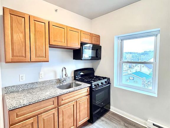 5th image of 103 E Main St #302