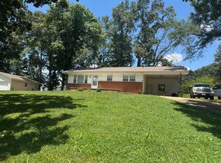 838 Pine Ridge Rd, Dandridge, TN 37725