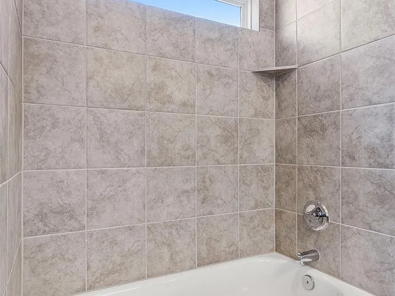 135 Chesterfield Dr — Photo 11