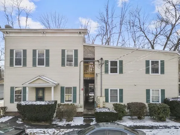 21 E Bartlett St, Westfield, MA 01085