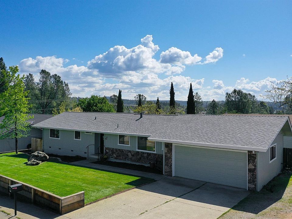 2nd image of 115 Cypress Hill Dr