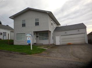 741 E 10th St, Coquille, OR 97423