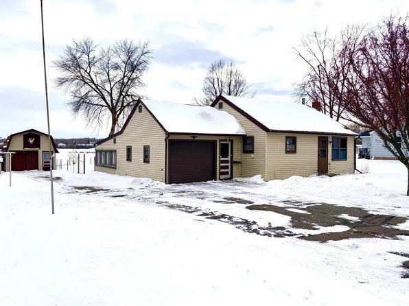 318 South St, Paynesville, MN 56362