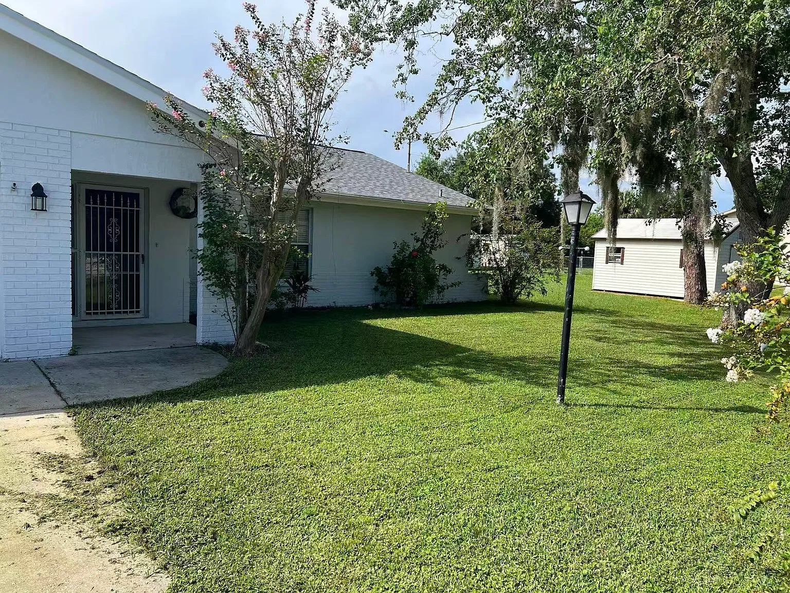 2 bed, 1407 sqft, $1,900 — Photo 3