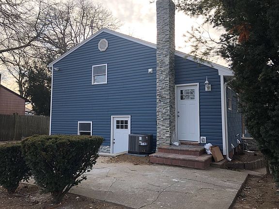 2nd image of 968 Park Ave